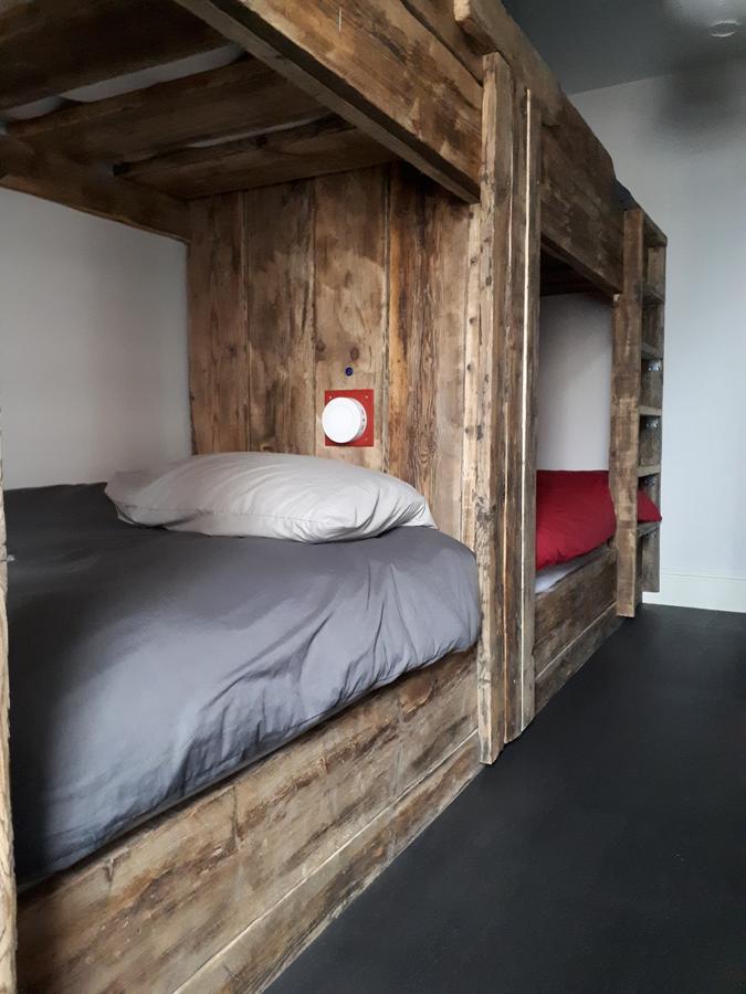 Хостел Ty Glyndwr Bunkhouse, Bar And Cafe Карнарвон Екстер'єр фото