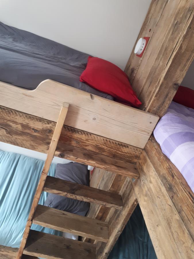 Хостел Ty Glyndwr Bunkhouse, Bar And Cafe Карнарвон Екстер'єр фото